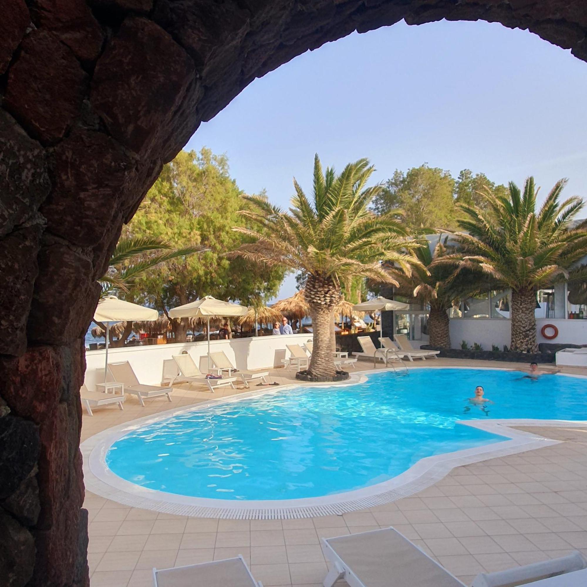 Arion Bay Hotel Santorini Kamári エクステリア 写真